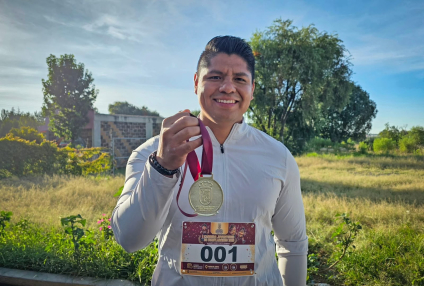 Con carrera deportiva, Omar Muñoz celebra a las juventudes en Cuautlancingo