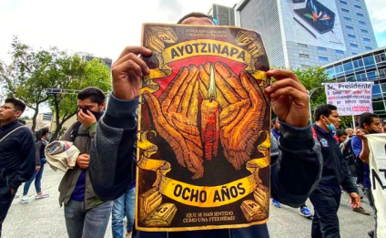 Padres de normalistas cuestionan a AMLO por usar caso Ayotzinapa para su popularidad