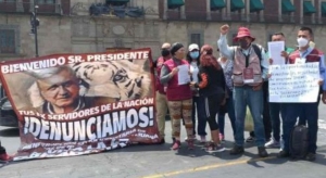 Servidores de la Nación protestan en Palacio Nacional; denuncian corrupción y explotación