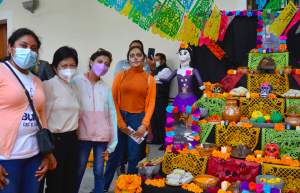 Recorre Rectora Lilia Cedillo ofrendas en sedes universitarias del Centro Histórico y el Edificio Carolino