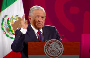 AMLO advierte que conservadores buscan pelea entre su gobierno y la iglesia