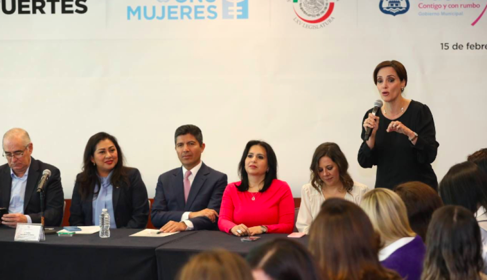 Eduardo Rivera y Liliana Ortiz acuden al conversatorio &quot;Juntos somos más fuertes&quot;