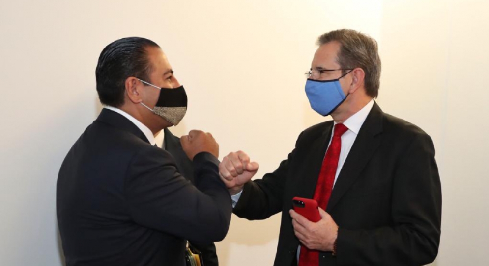 Presidente del senado felicita a Esteban Moctezuma por promover el uso de cubrebocas