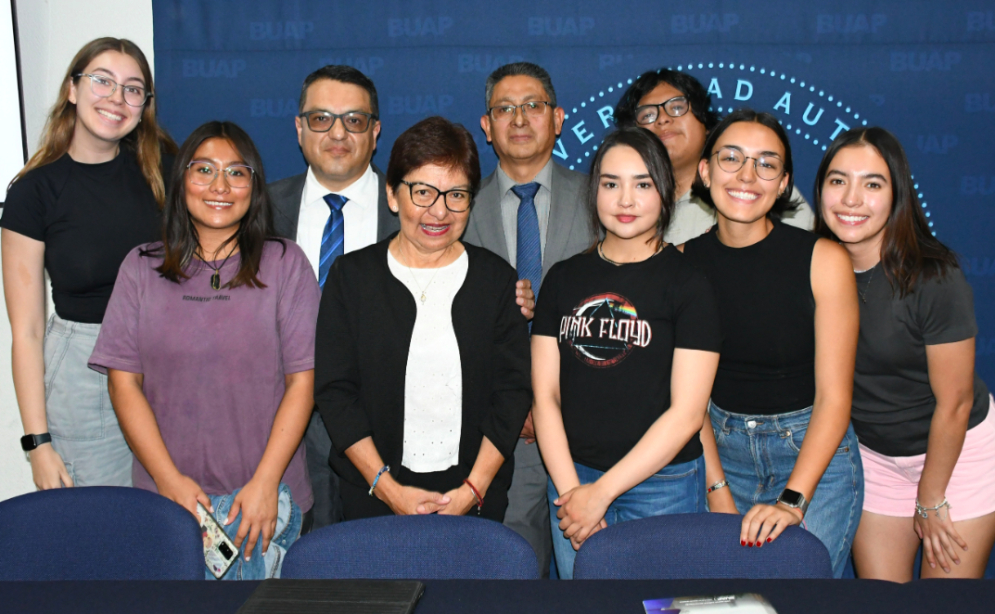 Director de la facultad de Ciencias Quimicas realiza su último informe de labores