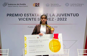 Galardonan a estudiante de la BUAP con el Premio Estatal de la Juventud