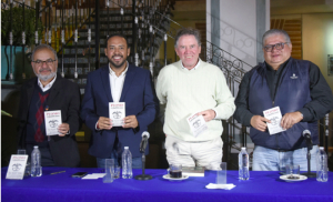 En BUAP Librerías, sucursal Calpulalpan, se presentó el libro Plomo republicano de Omar Mayorga Gallardo