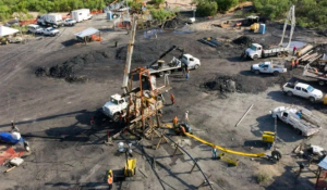 CFE declaró como segura la mina colapsada en Sabinas y le entregó contratos directos por 75 mdp