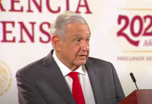 AMLO recuerda fraude de 2006 y asegura que lo daban “por muerto”