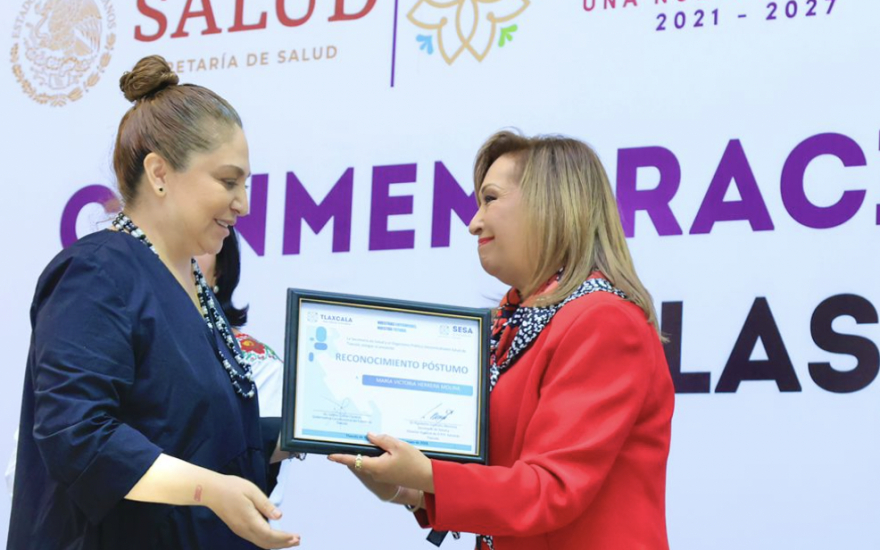 Celebra Cuéllar Cisneros a personal de enfermería en su día internacional