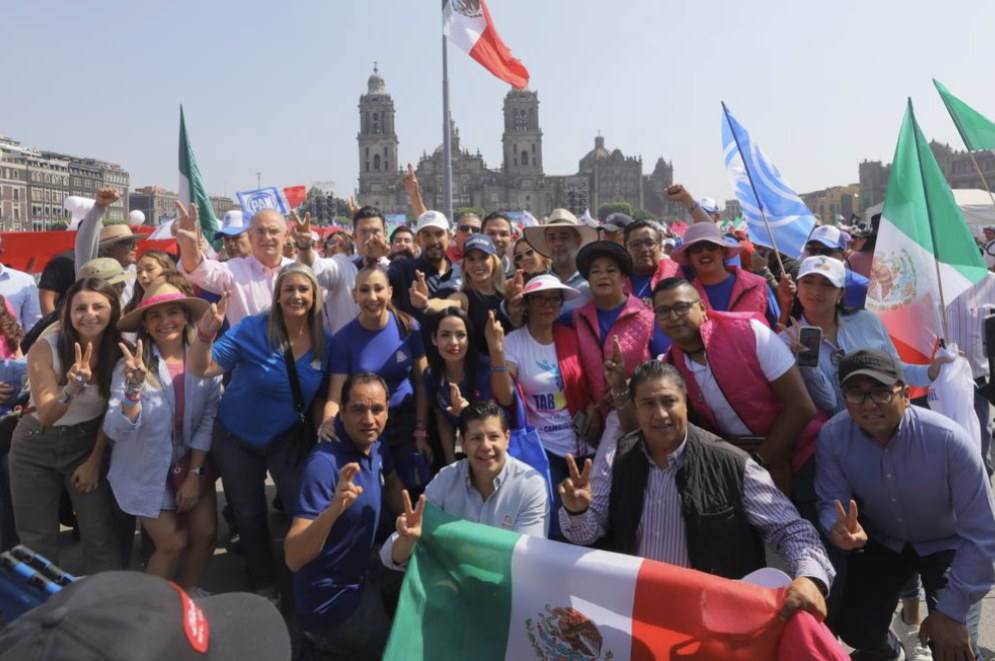 PAN celebra que pese a vallas y contingentes la marea rosa se impuso