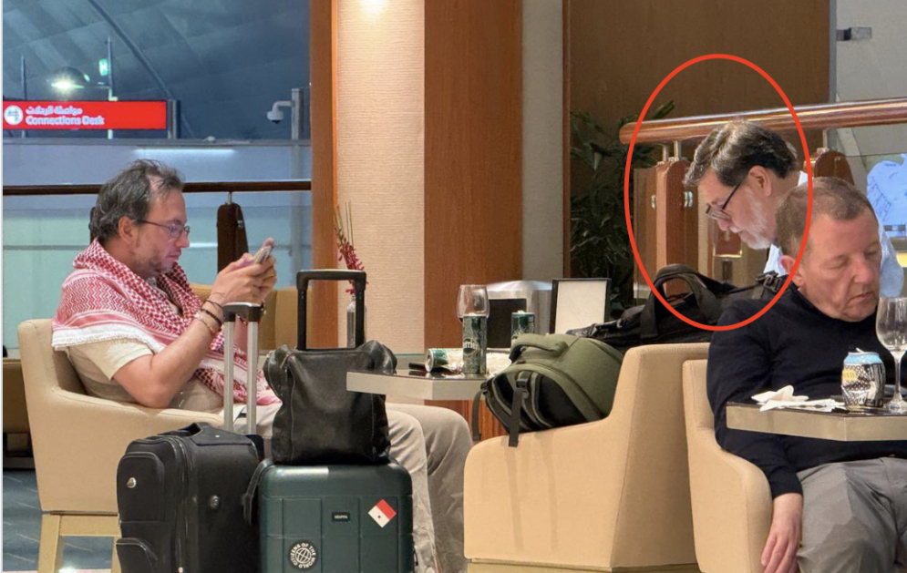 Captan a Noroña en business lounge en Dubái