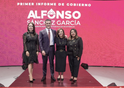 Alfonso Sánchez presenta informe de gobierno rodeado de los 3 poderes del estado