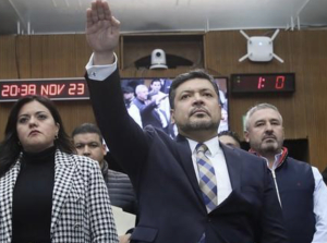 Pese a disturbios de emecistas Luis Enrique Orozco Suárez arrasa votación para ser gobernador interino en Nuevo León