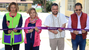 Lorena Cuéllar entrega aulas en preescolar de Apizaco