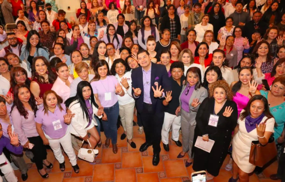 Armenta anuncia programas a favor de las mujeres