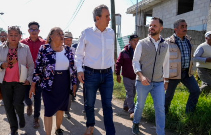 Pepe Chedraui inicia pavimentación de calles en Amalucan y El Salvador