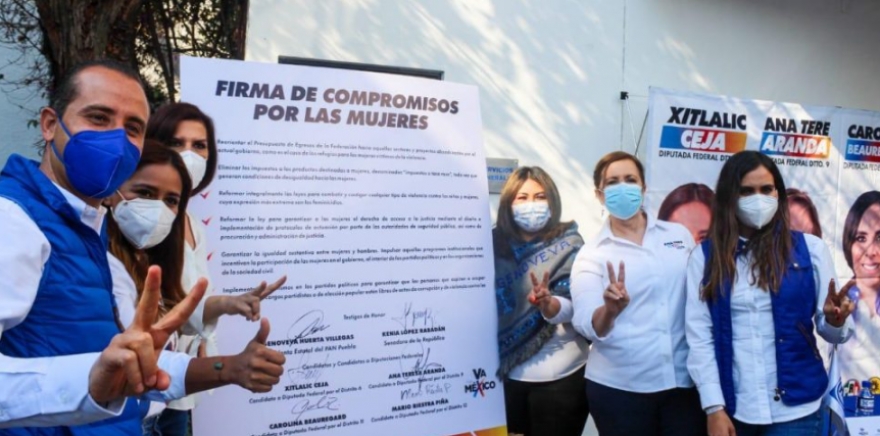 Candidatas y candidatos de Va por México firman compromisos por las mujeres en Puebla