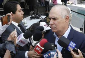 Manifestaciones de Ayotzinapa contra AMLO son resultado del hartazgo por 5 años de mentiras, advierte PAN en el Senado