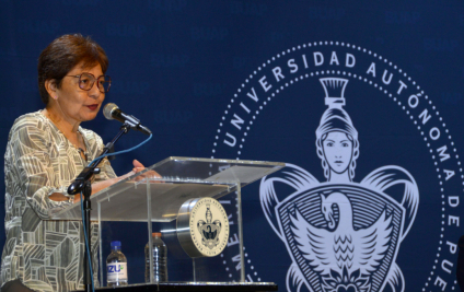 Asiste Lilia Cedillo a graduación de 176 estudiantes de la Licenciatura en Medicina