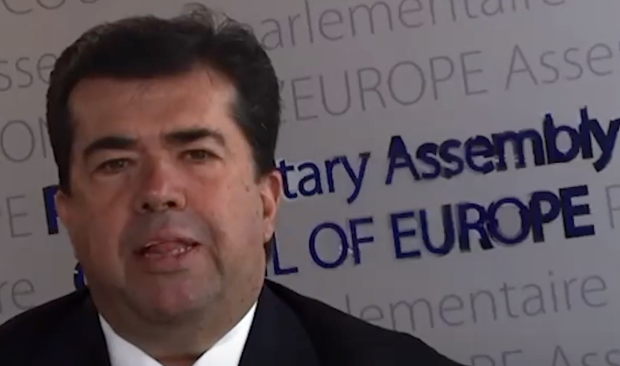 Pedro Haces dice desde Francia que la democracia no puede entenderse sin partidos “políticos libres”