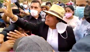 Alcaldesa de Morena gritonea a manifestante que buscaba dialogo con ella