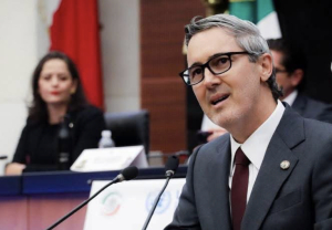 Morena acusa critica políticos de doble nacionalidad y pide cambiar la constitución: “Cuando les conviene son mexicanos”