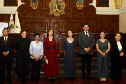 Inauguran la Cátedra Magistral Dra. Matilde Montoya en el salón Barroco de la BUAP