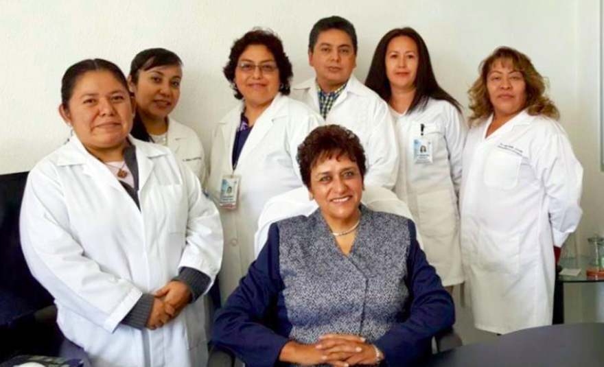 Reconocen a la doctora Teresa Márquez Cabrera con el premio “Dr. Jaime Kravzov Jinich” 2024