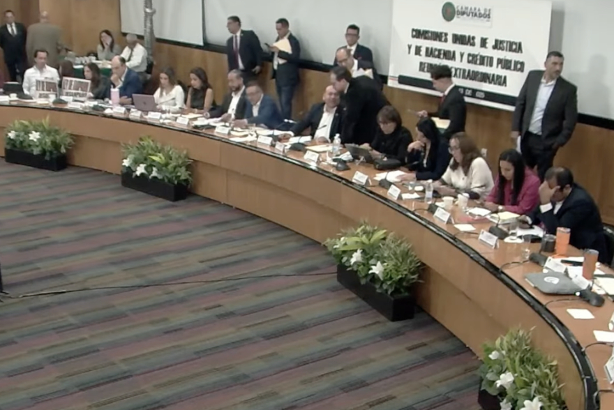 Avanzó en comisiones la reforma morenista a la ley de amparo