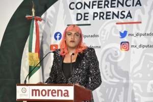 María Clemente acusa que activistas trans fueron agredidas en el Congreso CDMX
