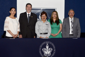 Directivo de Facultad Estomatología BUAP Emite su Tercer Informe