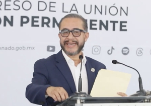 Hugo Eric Flores descarta que Morena le haya aplicado la congeladora para dejar la presidencia de sección instructora