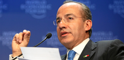 Calderón reprueba “avaricia” y “estupidez” de la dirigencia nacional del PAN