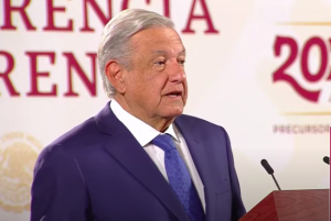 AMLO presume que pistola de Francisco Villa ya está en exposición en el Museo de Antropología