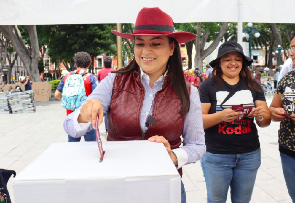Claudia Rivera advierte que denunciará a Yasmín Flores por “campaña negra” en su contra