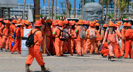 Trabajadores de Dos Bocas responden a AMLO: paro no es por peleas, sueldos no son los que prometieron