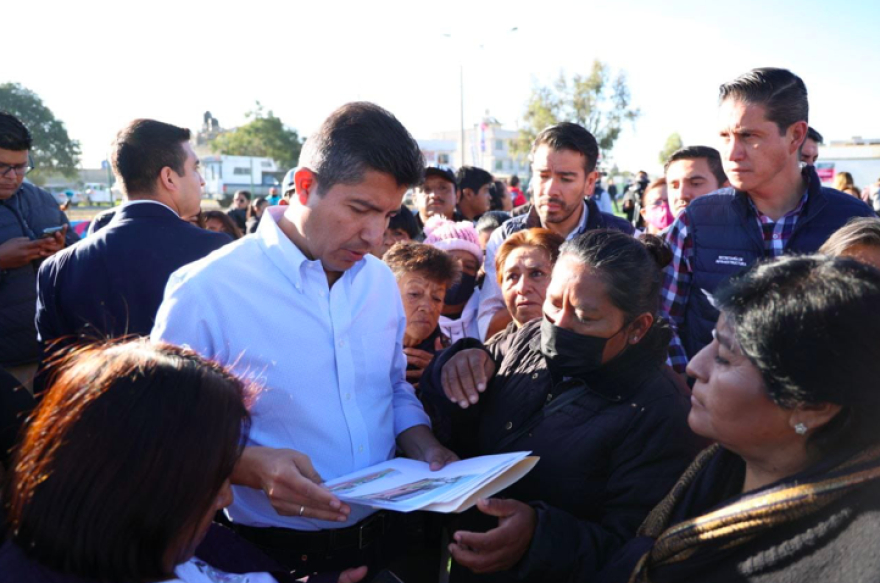 Entrega Lalo Rivera la rehabilitación del parque Juego de Pelota en la Resurrección