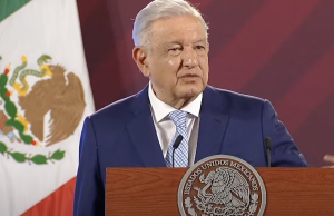 Otras ‘corcholatas’ podrían renunciar en días siguientes, adelanta AMLO