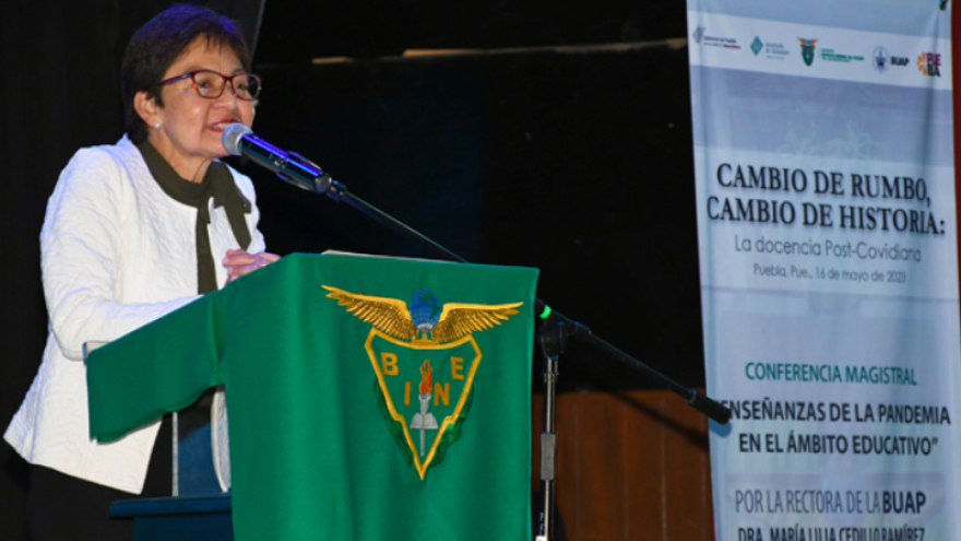 Imparte Lilia Cedillo conferencia en el BINE &quot;Enseñanzas de la pandemia en el ámbito educativo&quot;