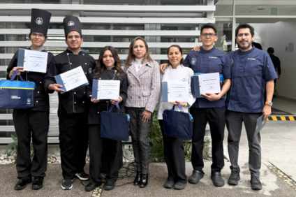 Alumnos de Gastronomía de la BUAP ganan concurso ¡A chopear!