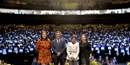 Preside Rectora graduación de preparatorias Complejo Regional Centro y Lázaro Cárdenas