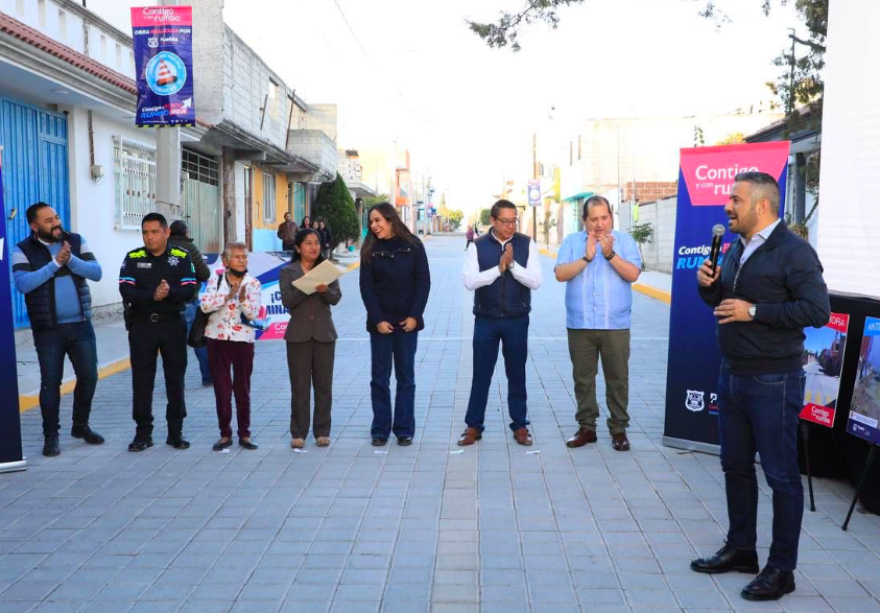 Entregan tres nuevas calles en San Fracisco Totimehuacán