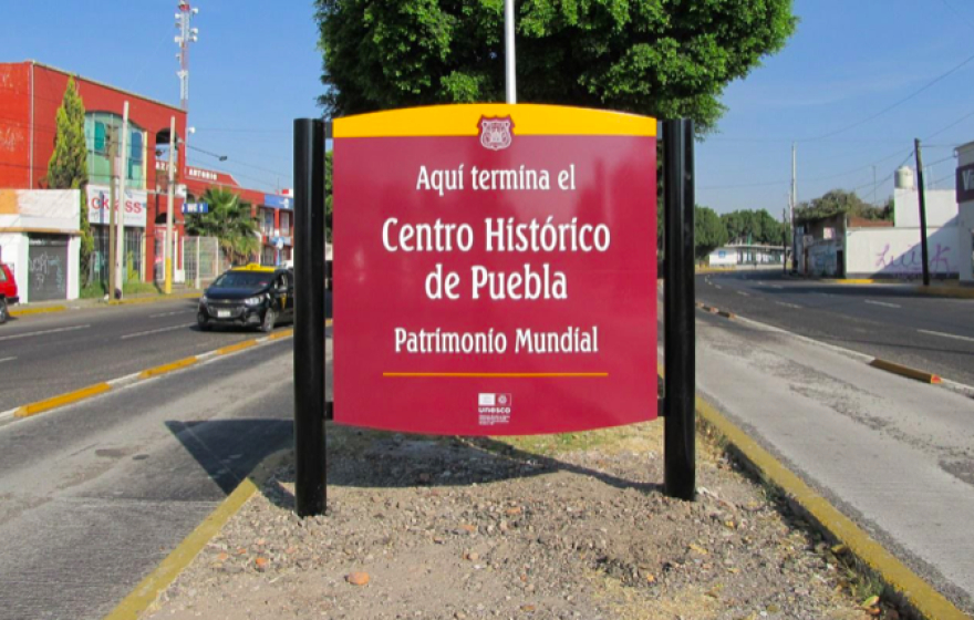 Coloca Ayuntamiento de Puebla nueva señalética en el Centro Histórico