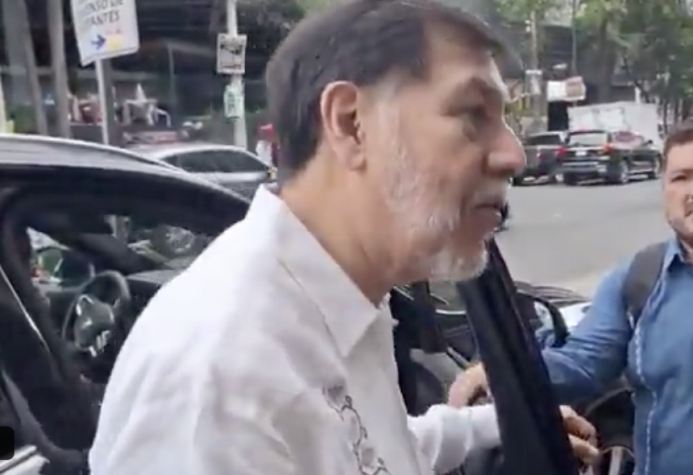 PRI trolea a Noroña por su lujosa Volvo del bienestar