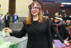 Yeidckol no descarta competir por candidatura de Morena al gobierno de Estado de México