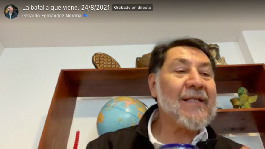 Alburean a Fernández Noroña durante live de Facebook