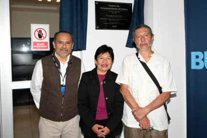 Rectora Lilia Cedillo devela placa conmemorativa en reconocimiento a la labor del doctor Manuel Martín Ortiz