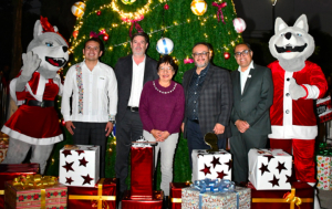 Enciende BUAP el Árbol de Navidad en el área de la Salud