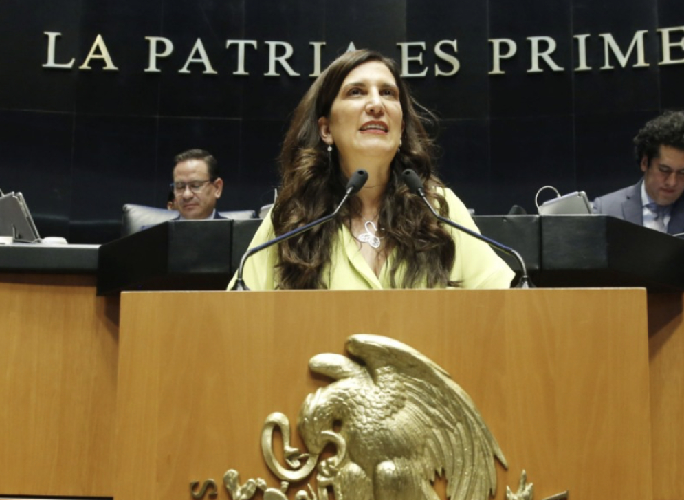 Kenia López Rabadán pide al gobierno de AMLO no acompañar el fraude electoral de Venezuela