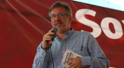 Ackerman cuestiona a dirigentes de Morena por desaparición de urnas y boletas tras elecciones internas